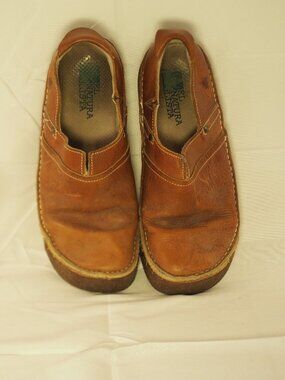 El Naturalista  Mens 41.5  Slip on